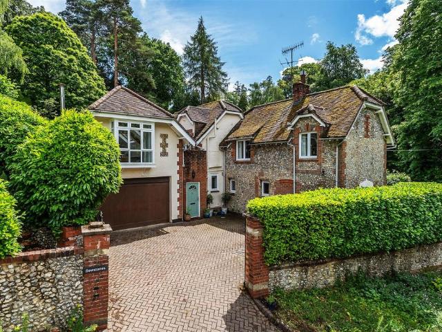 House for sale in Tower Hill, Pachesham Park