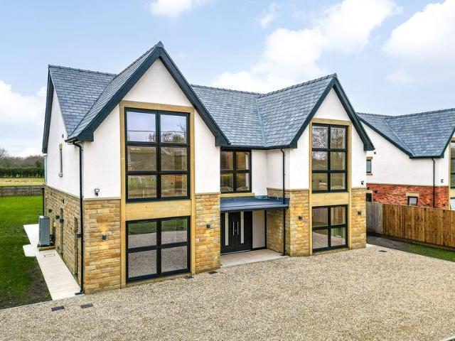 House for sale in Andertons Mill, Lancashire