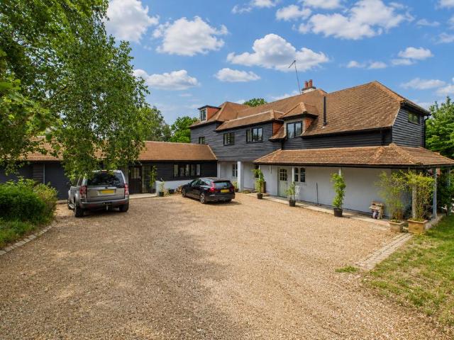 House for sale in Bourne End, Pouchen End