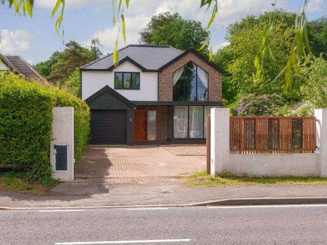 House for sale in Finchampstead