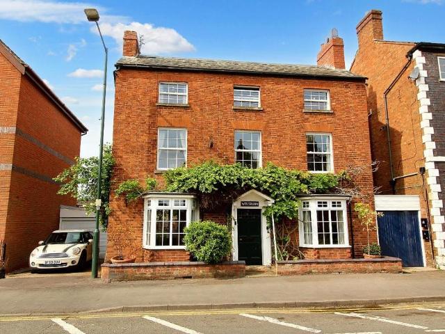 House for sale in Alderminster, Warwickshire