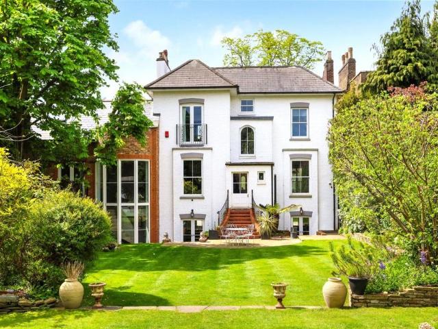 House for sale in Lower Green Esher, Blackhills