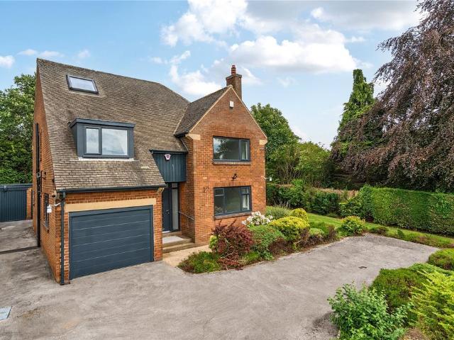 House for sale in Farsley, West Yorkshire