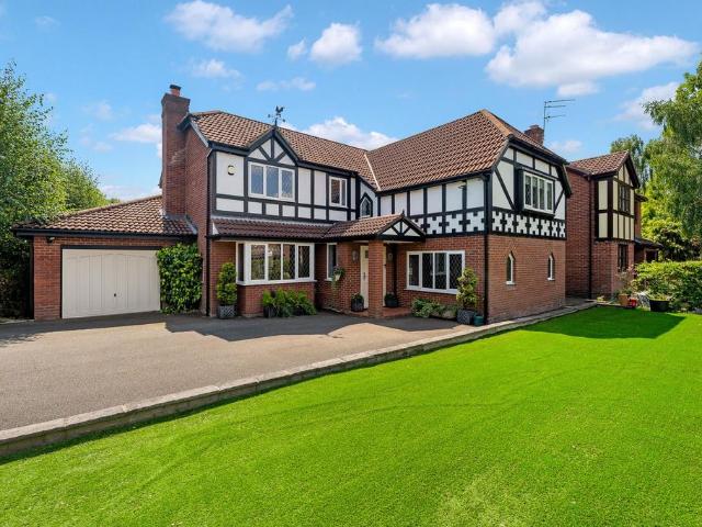 House for sale in Bollinbrook, Macclesfield