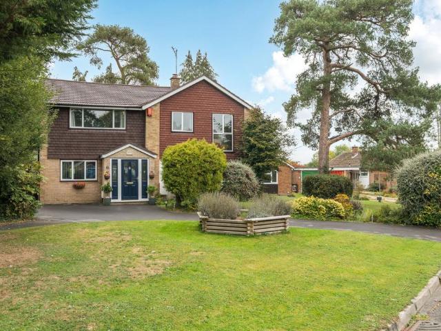 House for sale in Blindley Heath, Tandridge