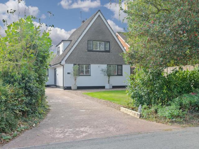 House for sale in Roundwood, St Albans