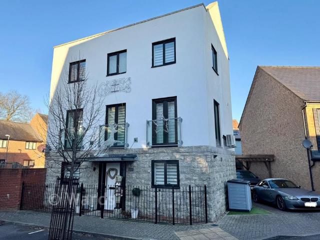 House for sale in Leybourne, Bourne Vale