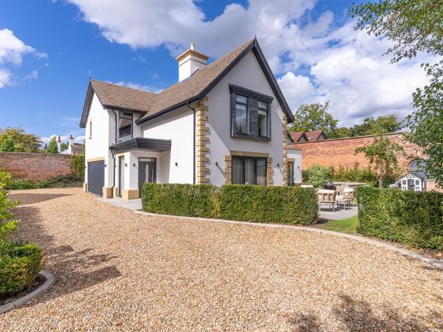 House for sale in Pownall Park, Wilmslow