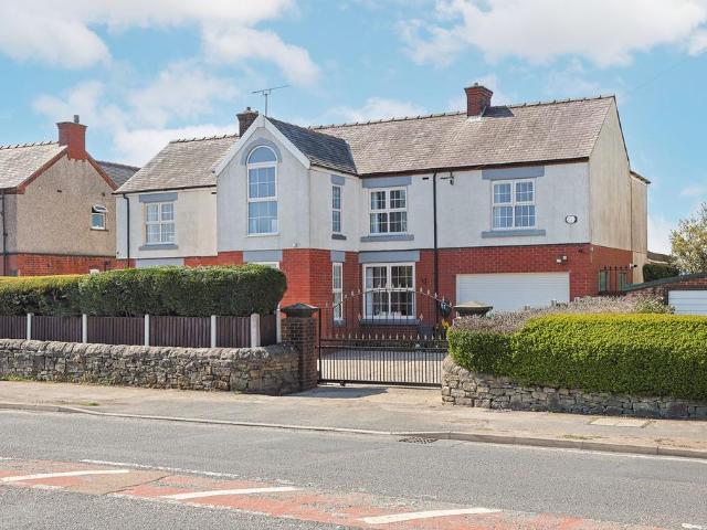 House for sale in Brackenfield, East Midlands