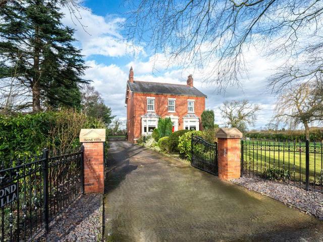 House for sale in Andertons Mill, Lancashire