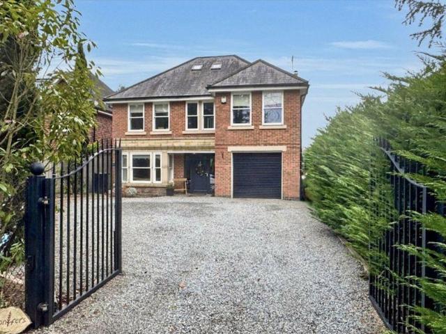 House for sale in Horsell, Woking