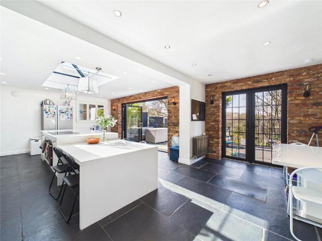 House for sale in Broomhill, Feckenham