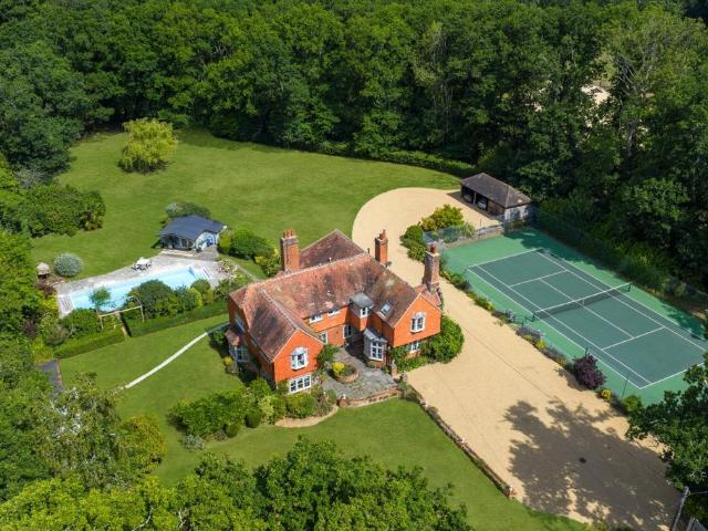House for sale in Highstreet Green, Waverley