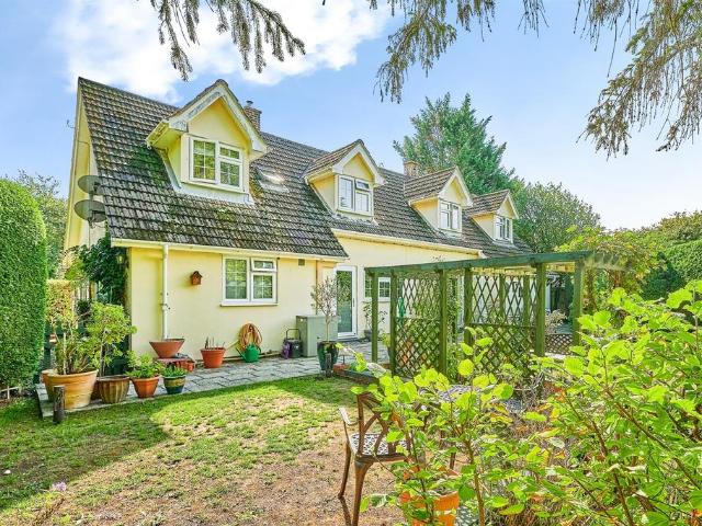 House for sale in Duton Hill, Essex