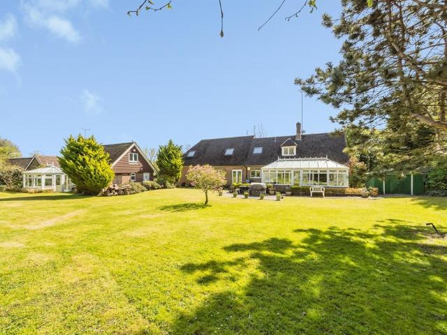 House for sale in Perryfields, West Sussex