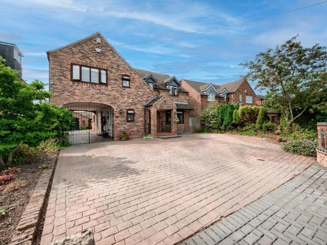 House for sale in Meriden, West Midlands