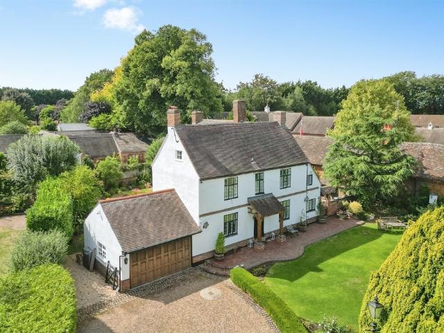 House for sale in Gun Hill, Warwickshire