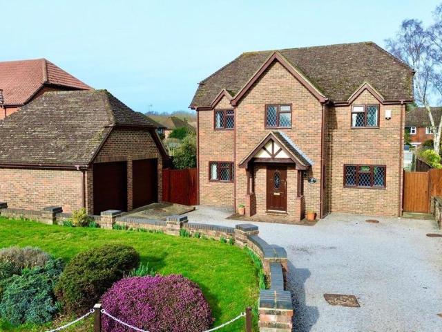 House for sale in Finchampstead