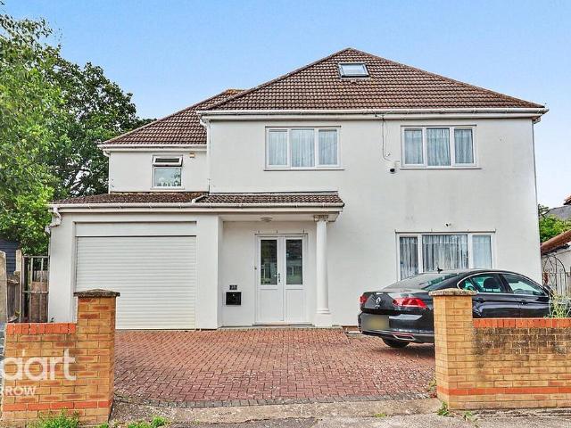 House for sale in Harrow Weald, Greater London