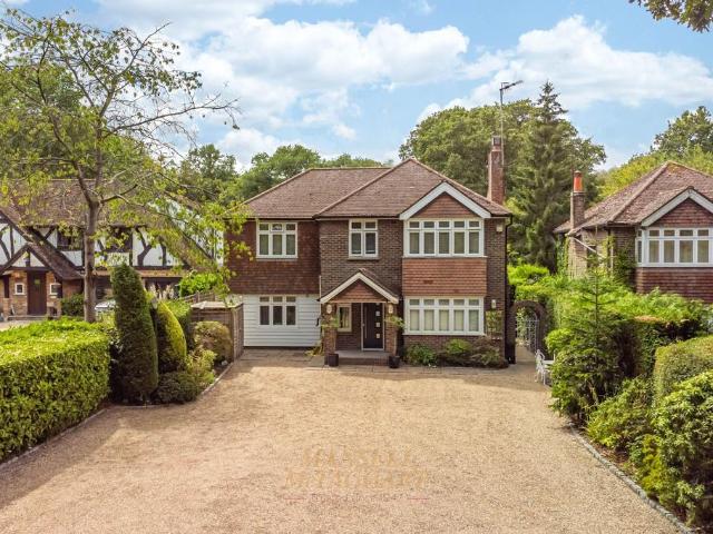 House for sale in Hillview, Surrey