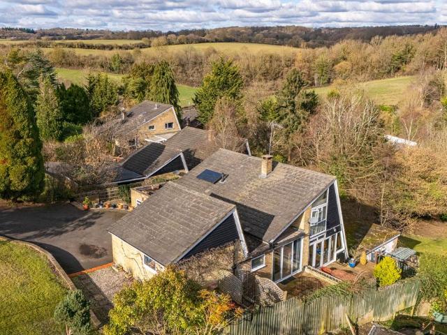 House for sale in Beaconsfield, Forty Green