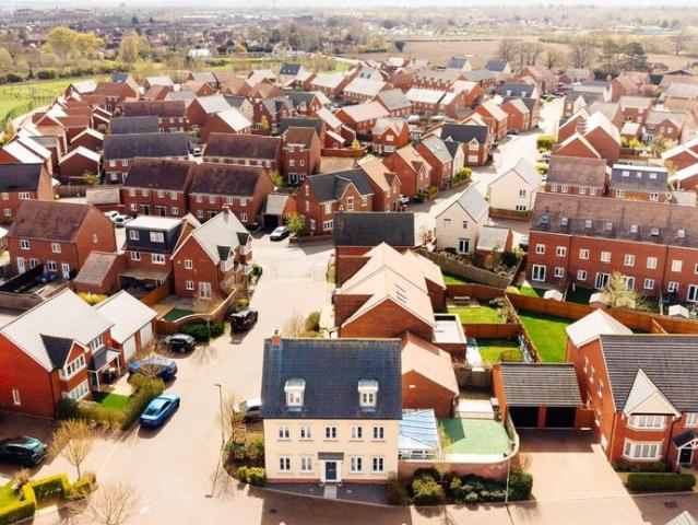 House for sale in Queens Park, Bedford