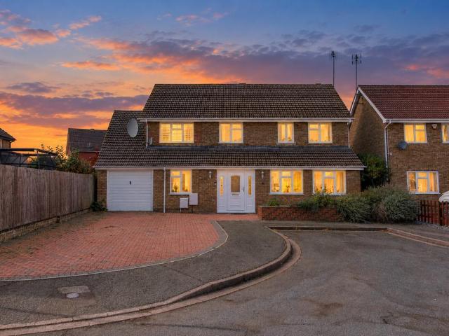 House for sale in Headlands, Northampton