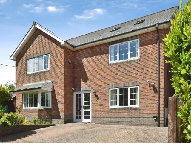 House for sale in Rassau