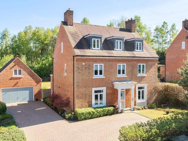 House for sale in Littlecote, West Sussex