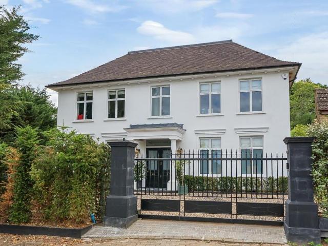 House for sale in Whetstone, Greater London