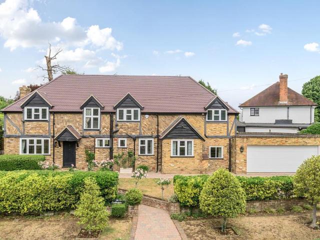 House for sale in Lower Green Esher, Blackhills