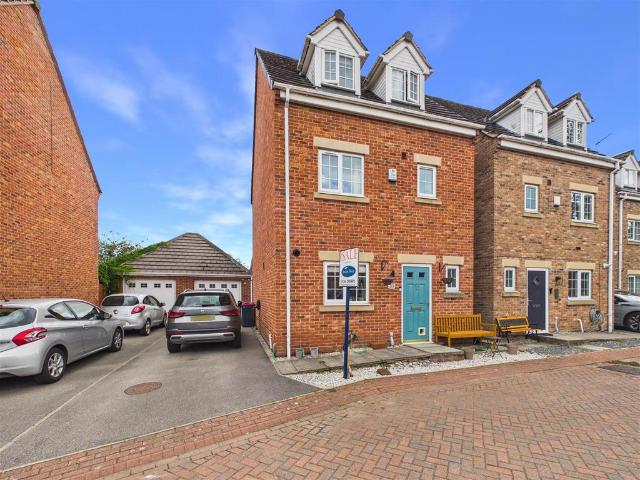 House for sale in Aston cum Aughton, Aston