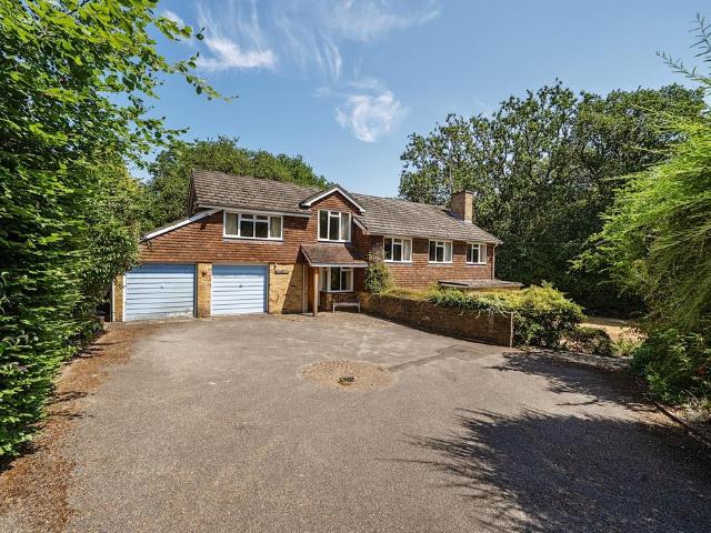 House for sale in Fole, Surrey