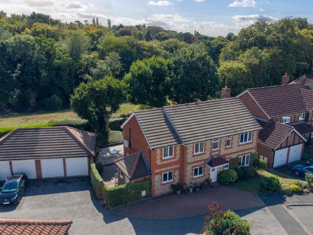 House for sale in Beaconsfield and Chepping Wye Community Board, Flackwell Heath