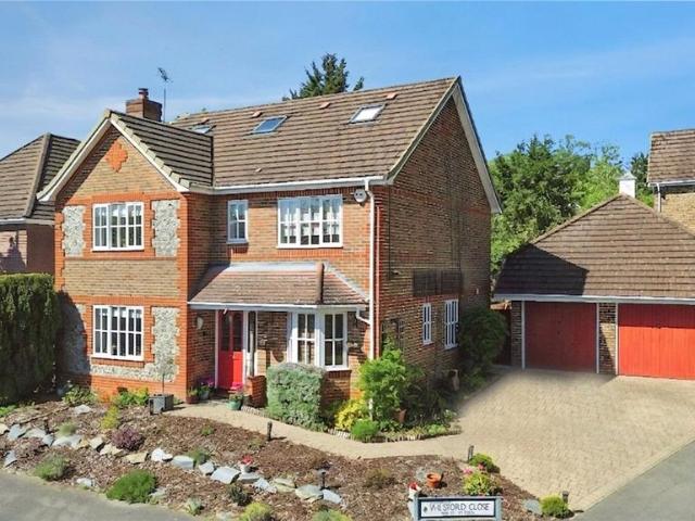House for sale in Shinfield