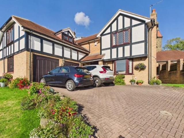 House for sale in Priestthorpe, Bradford