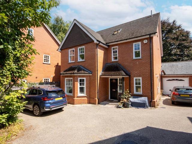 House for sale in Heronsgate, Batchworth