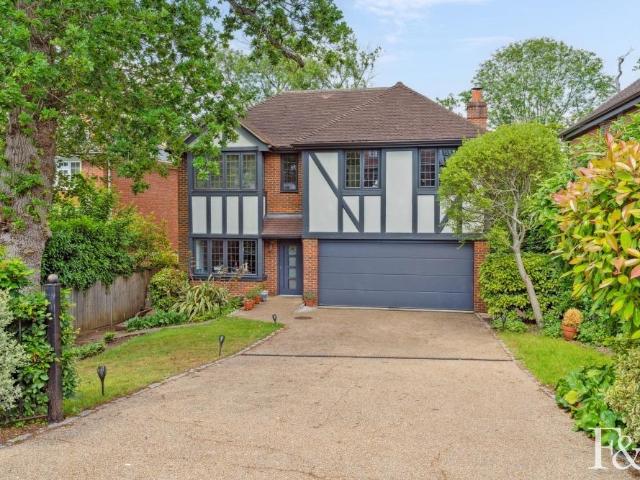 House for sale in Gerrards Cross, Tatling End