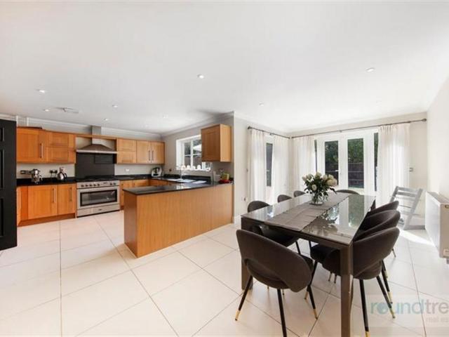 House for sale in Hendon, Greater London
