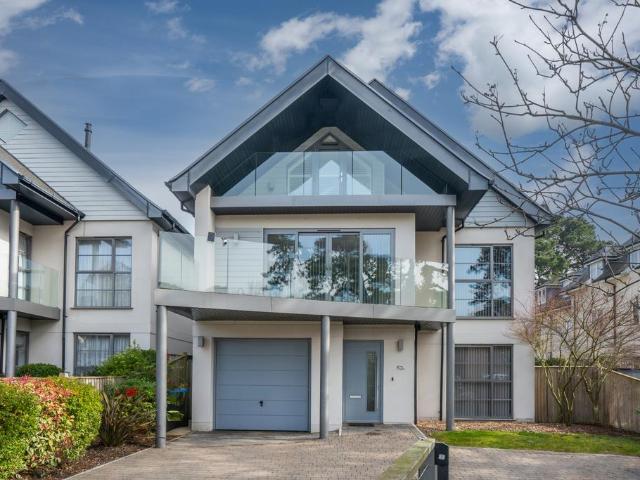 House for sale in Canford Cliffs, Isle Of Man