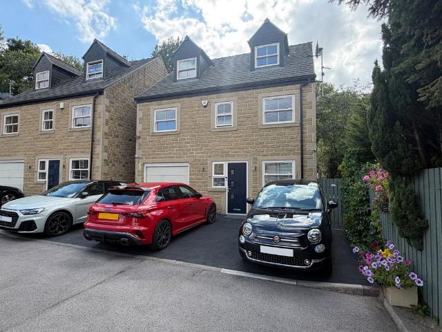 House for sale in Castle Green, Penistone