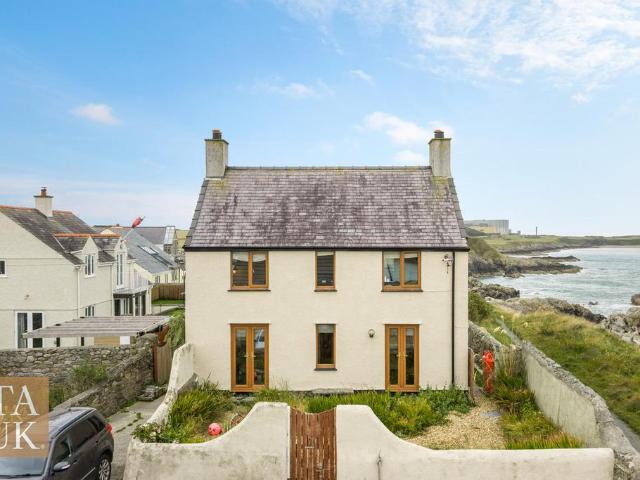 House for sale in Penrhyn, Cemaes