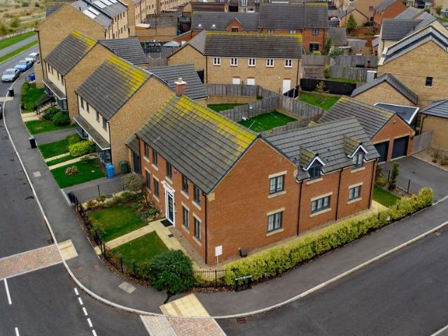 House for sale in Priors Hall Park, Weldon