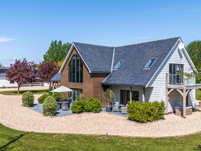 House for sale in Littlecote, West Sussex
