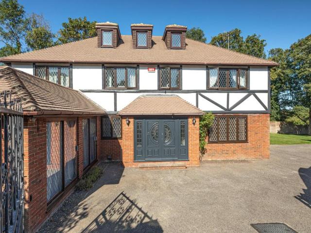 House for sale in Acol, Kent