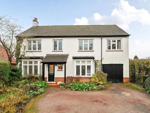 House for sale in Hillview, Surrey