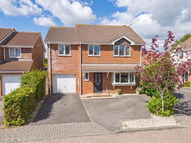 House for sale in Highcliffe and Walkford, Highcliffe-on-Sea