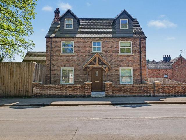 House for sale in Camp Hill, Warwickshire
