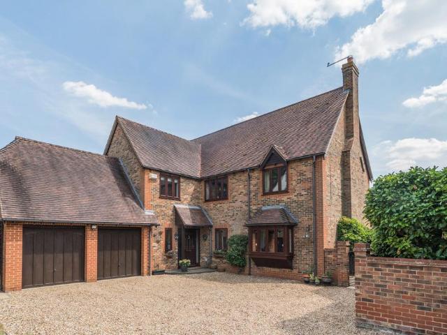 House for sale in Wraysbury