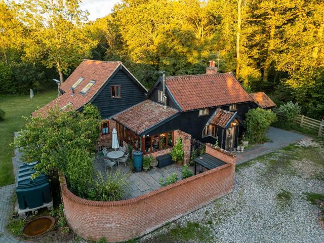 House for sale in Bedingfield, Suffolk